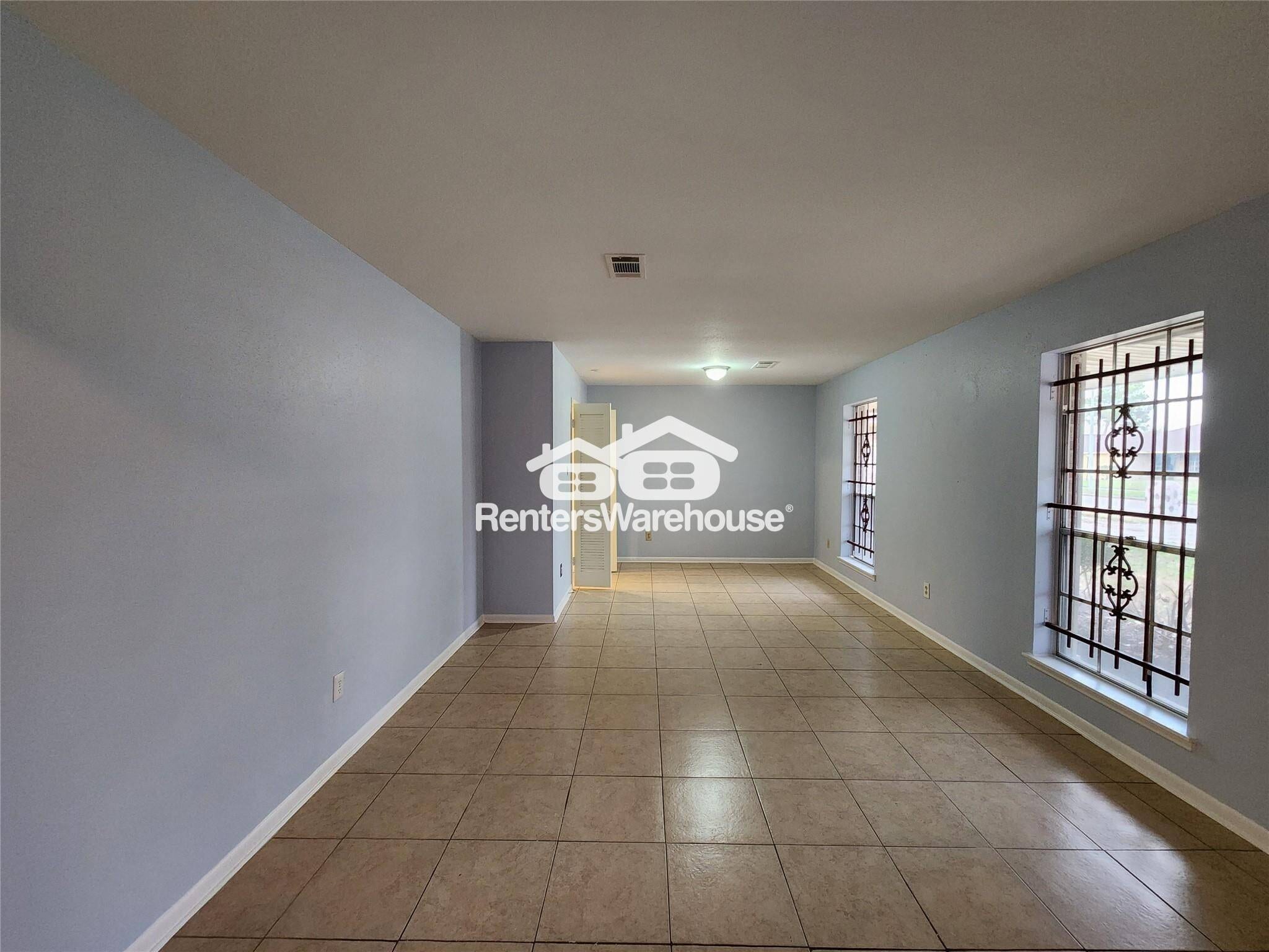 Building Photo - 9619 Guest St