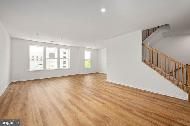 Building Photo - 2534 Neabsco Common Pl