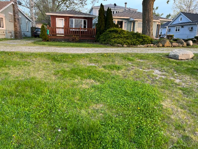 Building Photo - 4528 Edgewater Dr