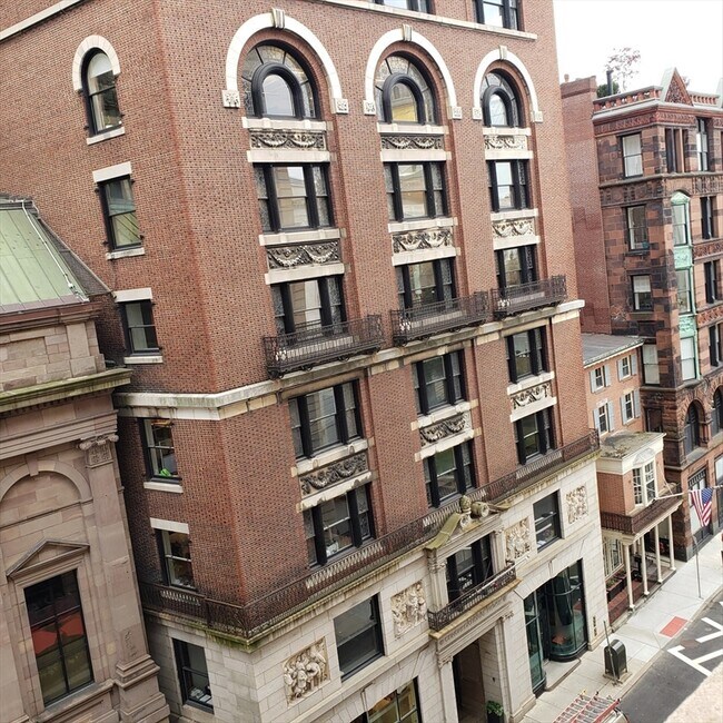Building Photo - 21 Beacon St