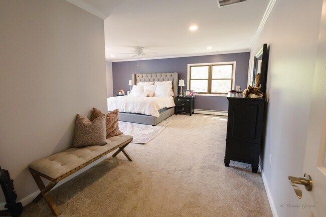 Building Photo - 5143 Venice Ave