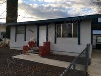 Building Photo - COZY TWO BEDROOM HOME