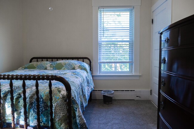 Building Photo - 180 Highland St