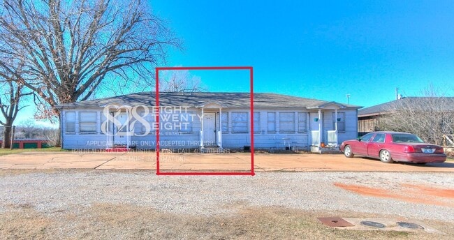 Building Photo - *COMING SOON - TOURS EST TO BEGIN 6/22/26*  2 Bed/1 Bath Tri-plex Home in Noble