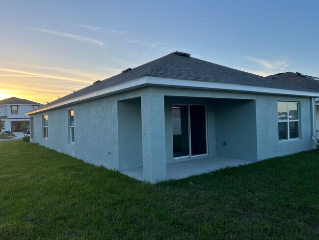 Building Photo - 415 Sunlit Coral St