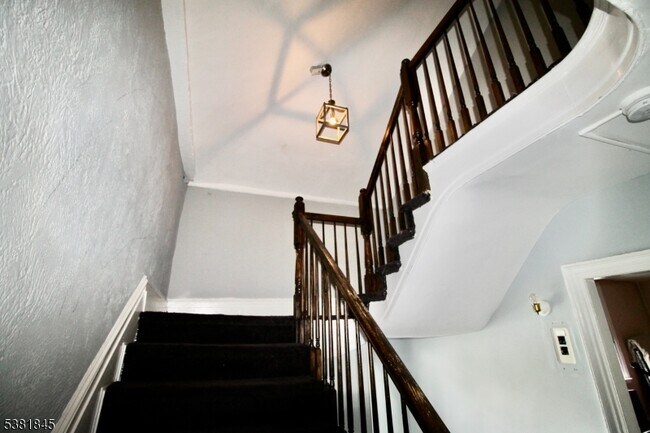 Building Photo - 22 Rockland Terrace