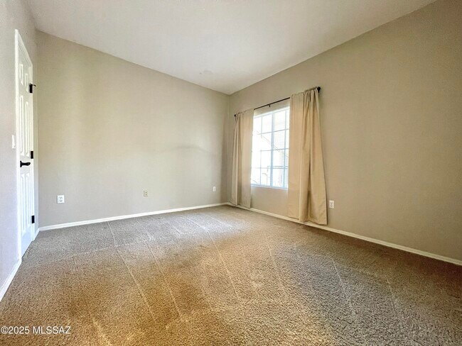 Building Photo - 1500 E Pusch Wilderness Dr