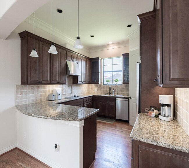Building Photo - 5630 Winsome Ln