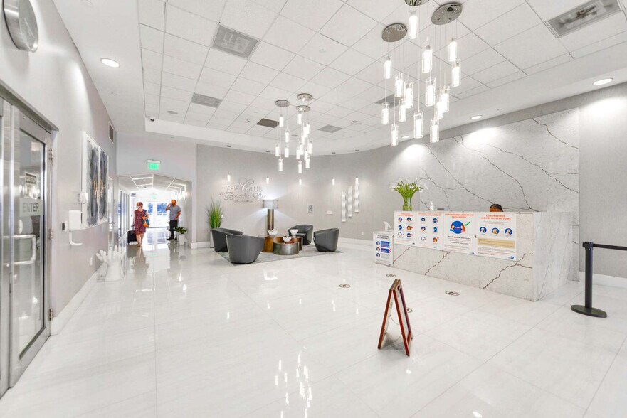 Building Photo - 1200 Brickell Bay Dr