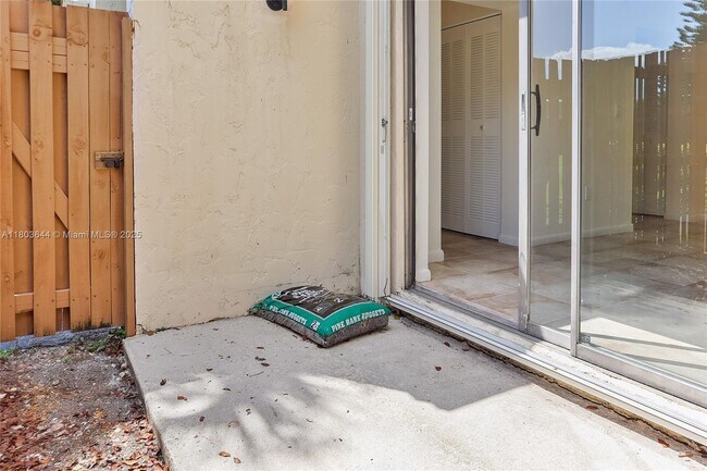 Building Photo - 11521 SW 109th Rd