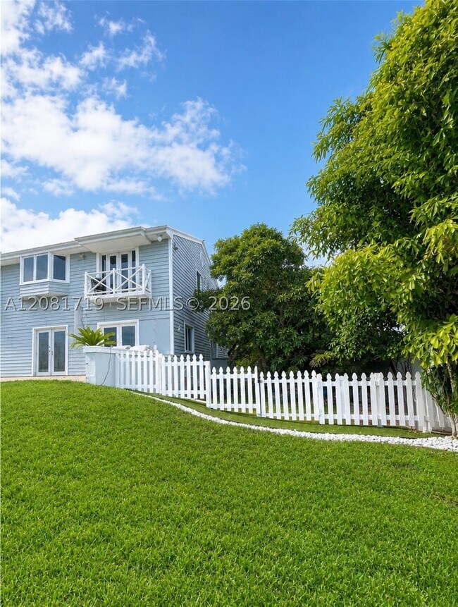 Building Photo - 8041 NE Bayshore Ct
