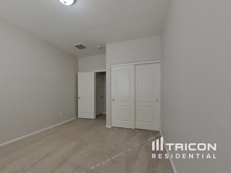 Building Photo - 26856 N 176th Ln
