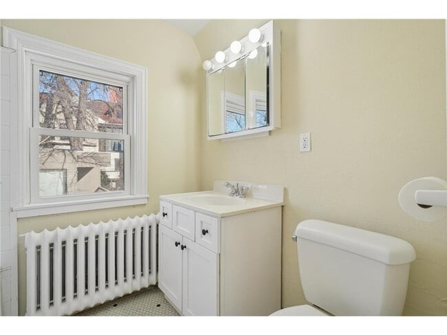 Building Photo - 1721 Humboldt Ave S