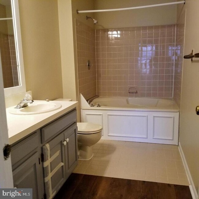 Building Photo - 1506 Virginia Ct