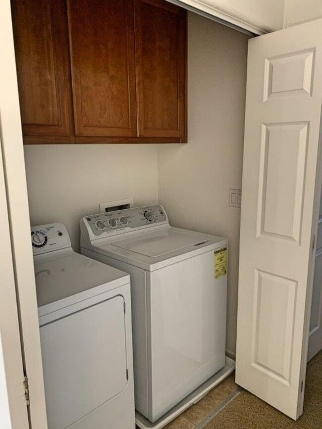 Building Photo - NEWER MODERN 3 BEDROOM VACAVILLE *STAR REN...