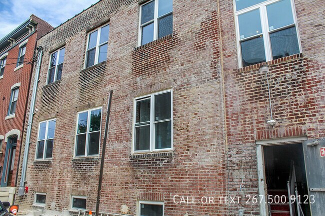 Building Photo - 1025 E Montgomery Ave