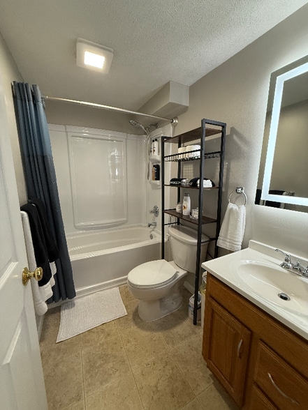 Building Photo - 3523 Susan Lewis Dr