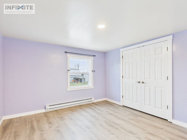 Building Photo - Beautifully Updated 2-Bedroom Home with Ga...
