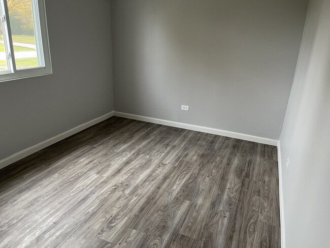 Building Photo - 1918 Ashland Ave