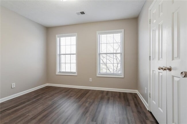 Building Photo - 652 Stonemill Manor