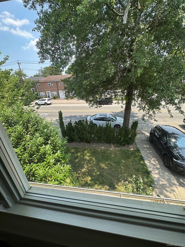 Building Photo - 137 Nassau Blvd