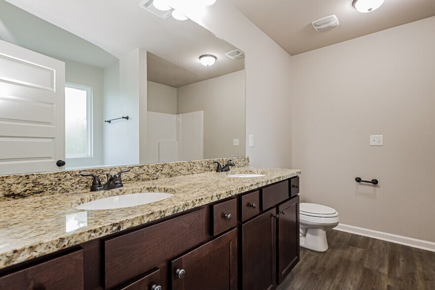 Building Photo - 1845 Simmons Ln