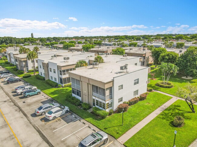 Building Photo - 407 Piedmont I