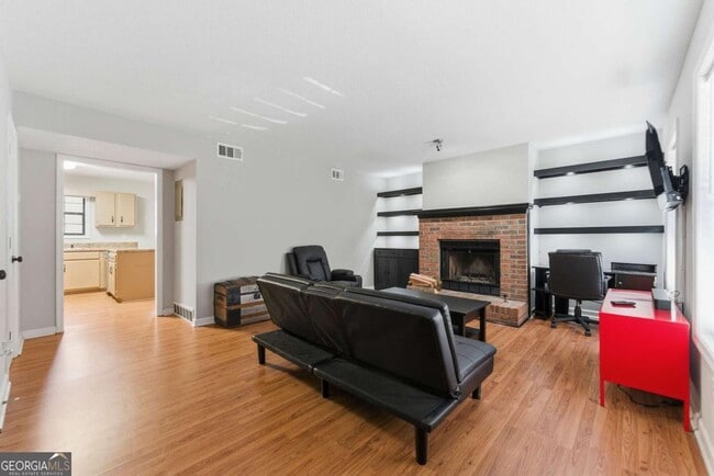 Building Photo - 5090 Sand Wedge Cir