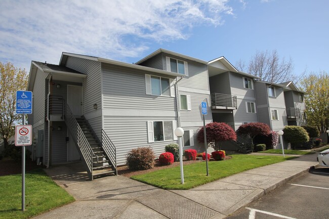 Building Photo - LAKEPOINTE APARTMENTS