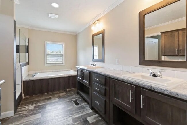 Building Photo - 52 Vacation St