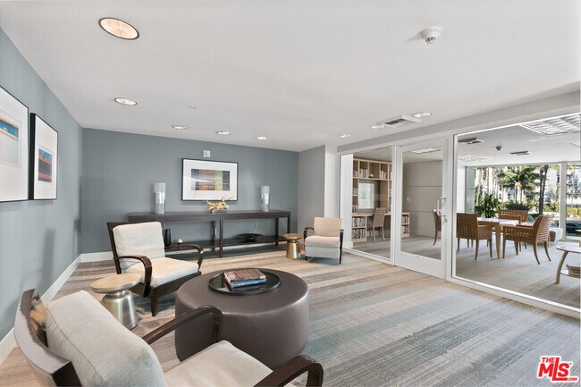 Building Photo - 13600 Marina Pointe Dr