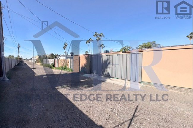 Building Photo - 5Bed/5Bath House at University Dr/Priest Dr! Move-In Ready on 05/07/2026! - 4 CAR CARPORT! NO HOA!