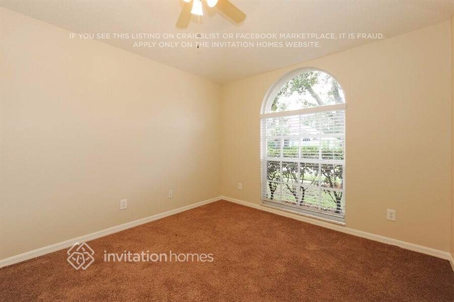 Building Photo - 6037 Weatherwood Cir