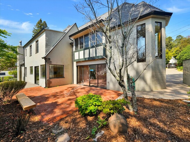 Building Photo - 81 Elm Ave