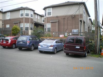 Building Photo - Charming Two Bedroom Town Home  $500 off F...