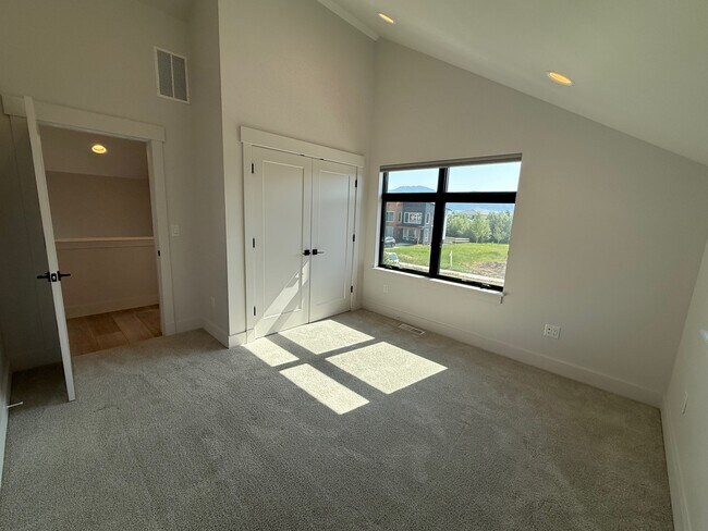 Building Photo - 1401 Windrow Dr