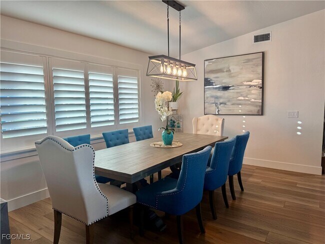 Building Photo - 5241 SW 2nd Pl