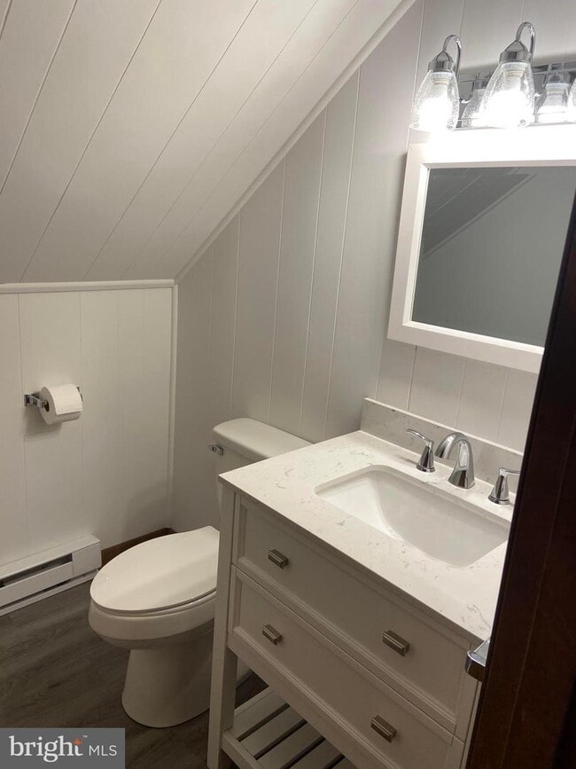 Building Photo - 1009 Tyler Ave