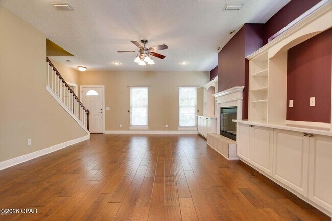 Building Photo - 4026 Oak Forest Dr