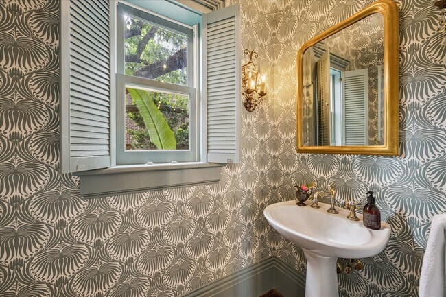 Building Photo - 2368 Timber Ln