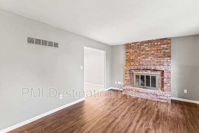Building Photo - 12012 E 56 St