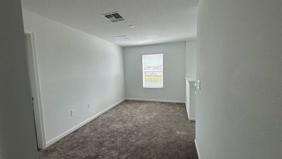 Building Photo - 3430 Howell Dr