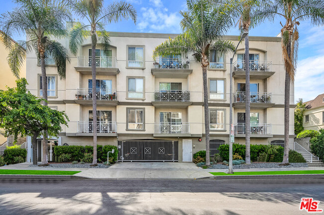 Building Photo - 117 S Clark Dr