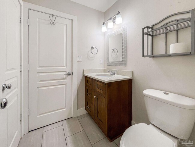 Building Photo - 3300 N Sugartree St