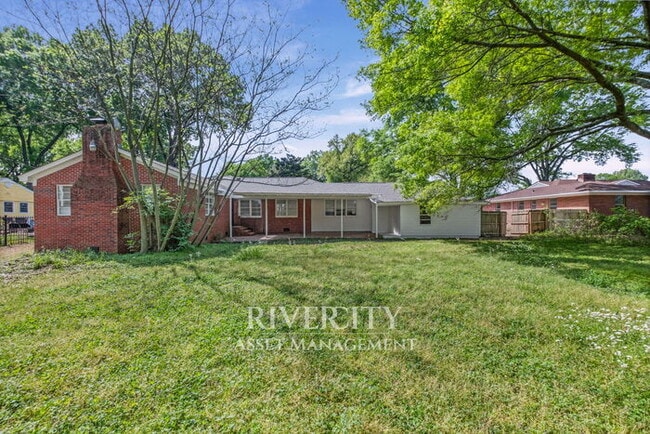 Building Photo - 1288 Davidson Dr