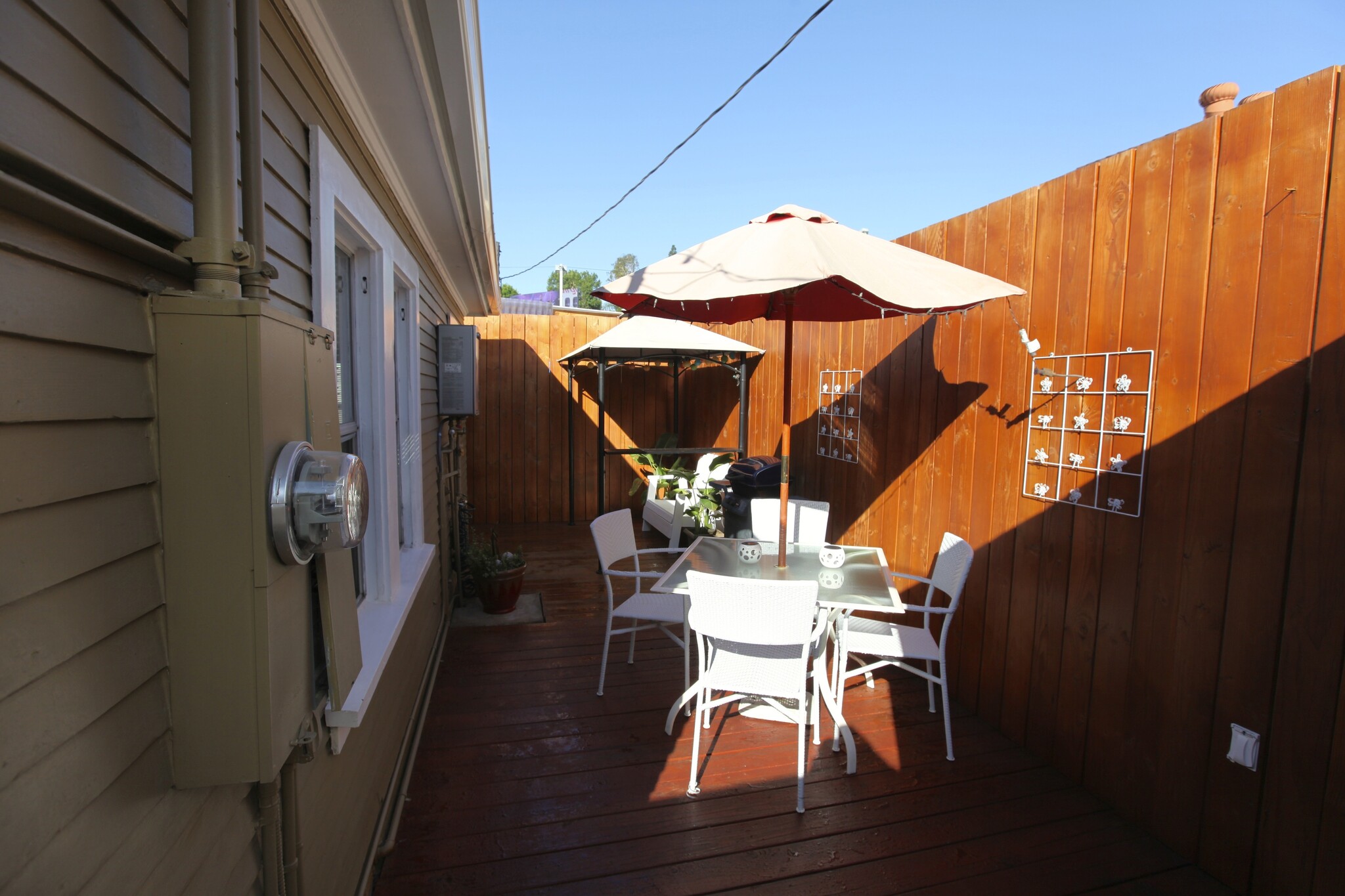 Back patio - 6429 Dix St