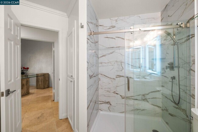 Building Photo - 30 Eagle Lake Pl