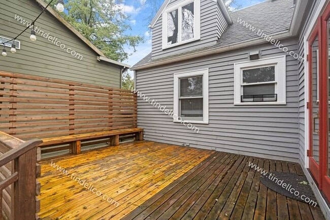 Building Photo - Pet Friendly Cape Cod in Multnomah Village!