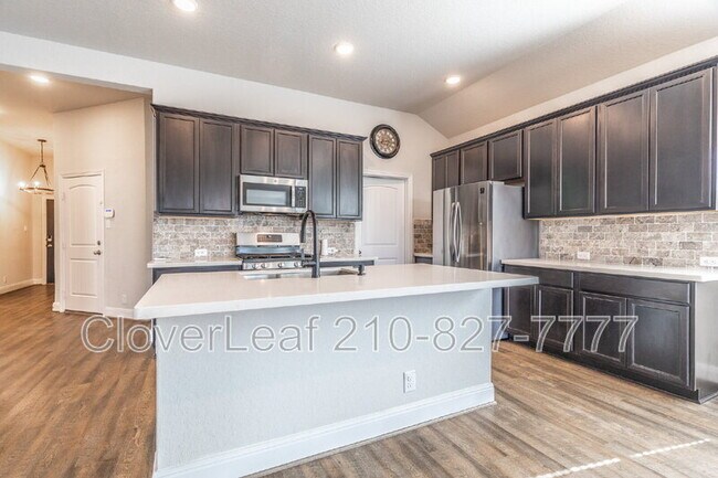 Building Photo - 5530 Pin Pt