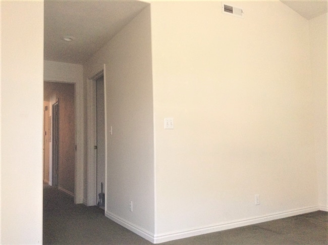 Building Photo - 1523 S 430 W